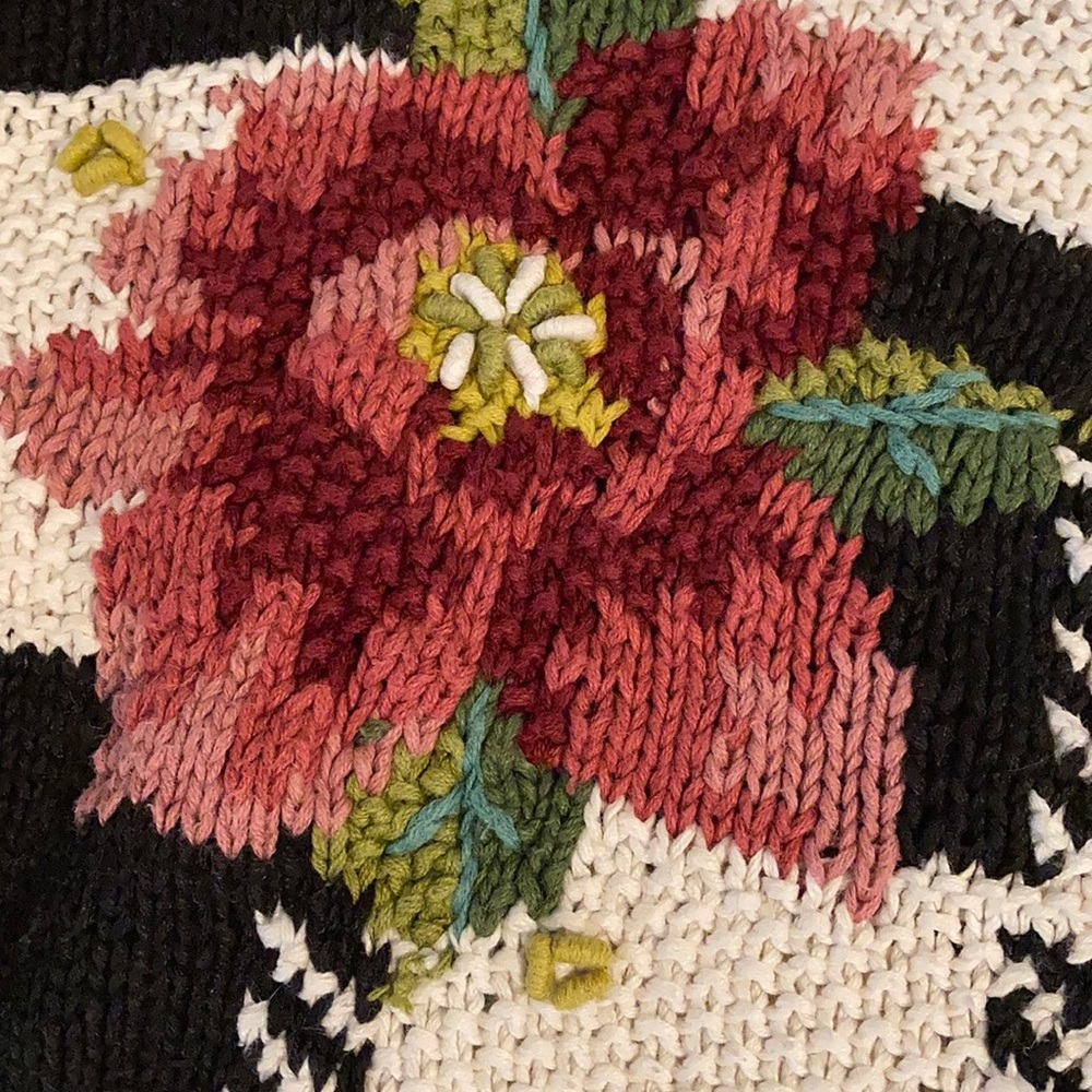 Beautiful Hand Knitted Sweater - Picture 3 of 9